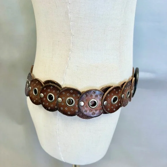 Western boho leather Disc Concho Belt Brown silver grommets  display picture 3